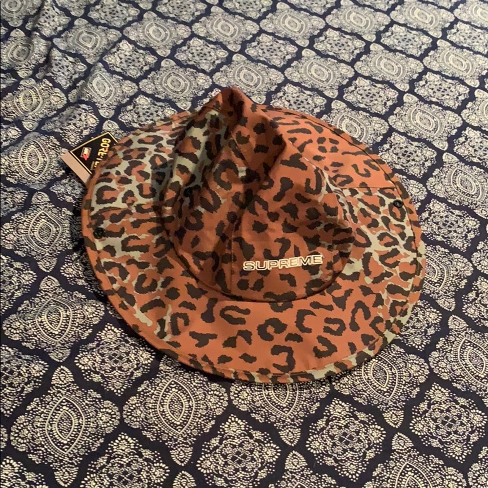 Supreme goretex swamp hat